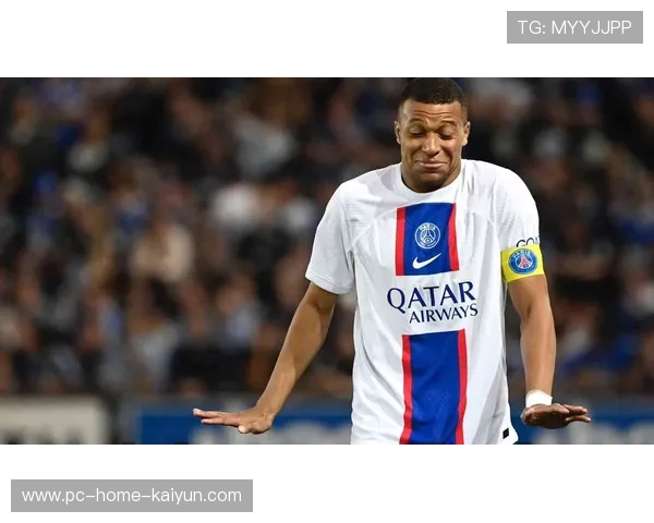 姆巴佩替补席嘴硬碎碎念，全队憋笑