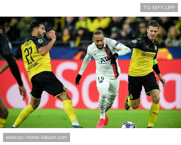 多特蒙德锋线强硬冲击让对方后防险情不断：攻防一体的冲击力场