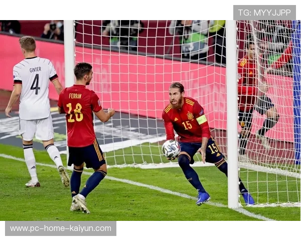 费兰·托雷斯接京多安传球，反越位破门